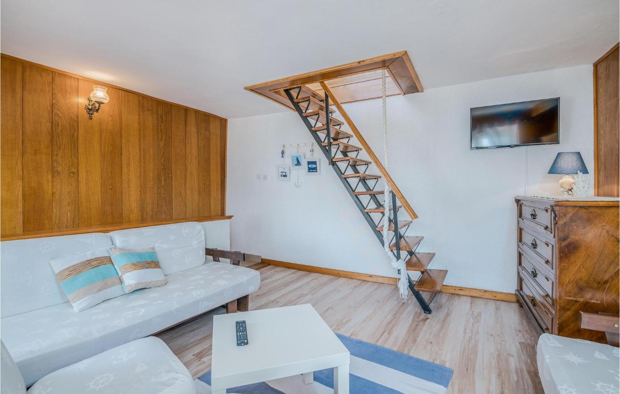 2 Bedroom Gorgeous Home In Baska Eksteriør billede